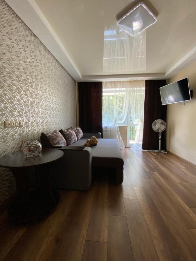 Apartment 30 M2 On Sergei Esenin 11 Harkiv Dış mekan fotoğraf