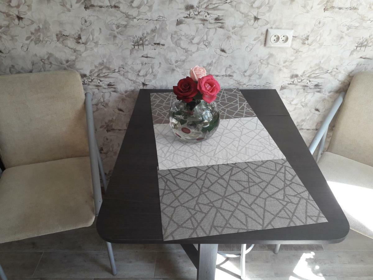 Apartment 30 M2 On Sergei Esenin 11 Harkiv Dış mekan fotoğraf